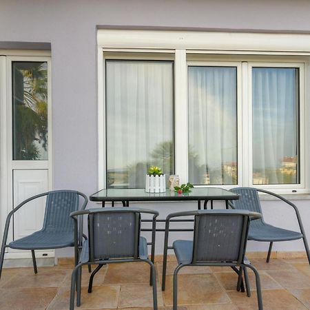 Michael'S Apartment'S Nea Roda Exterior photo