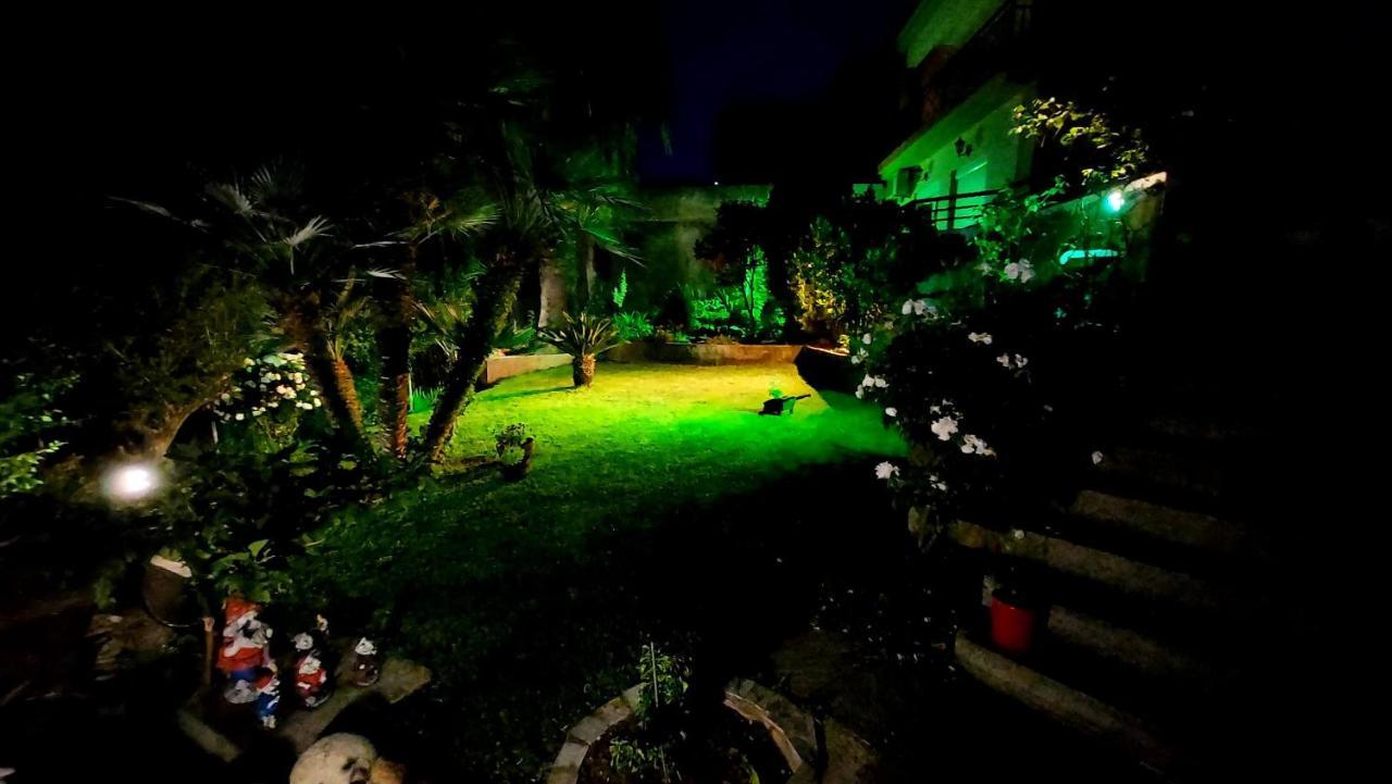 Michael'S Apartment'S Nea Roda Exterior photo