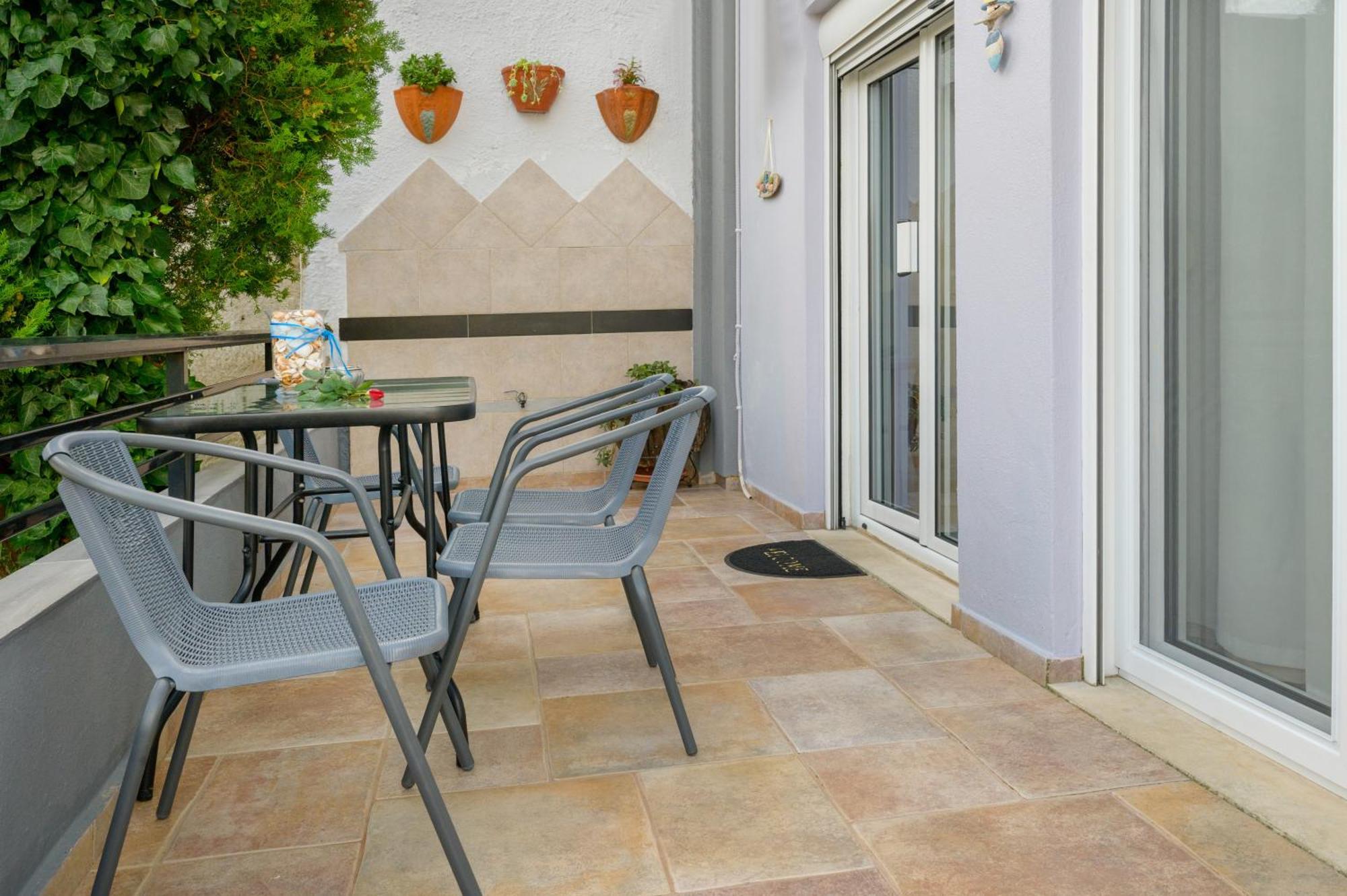 Michael'S Apartment'S Nea Roda Exterior photo