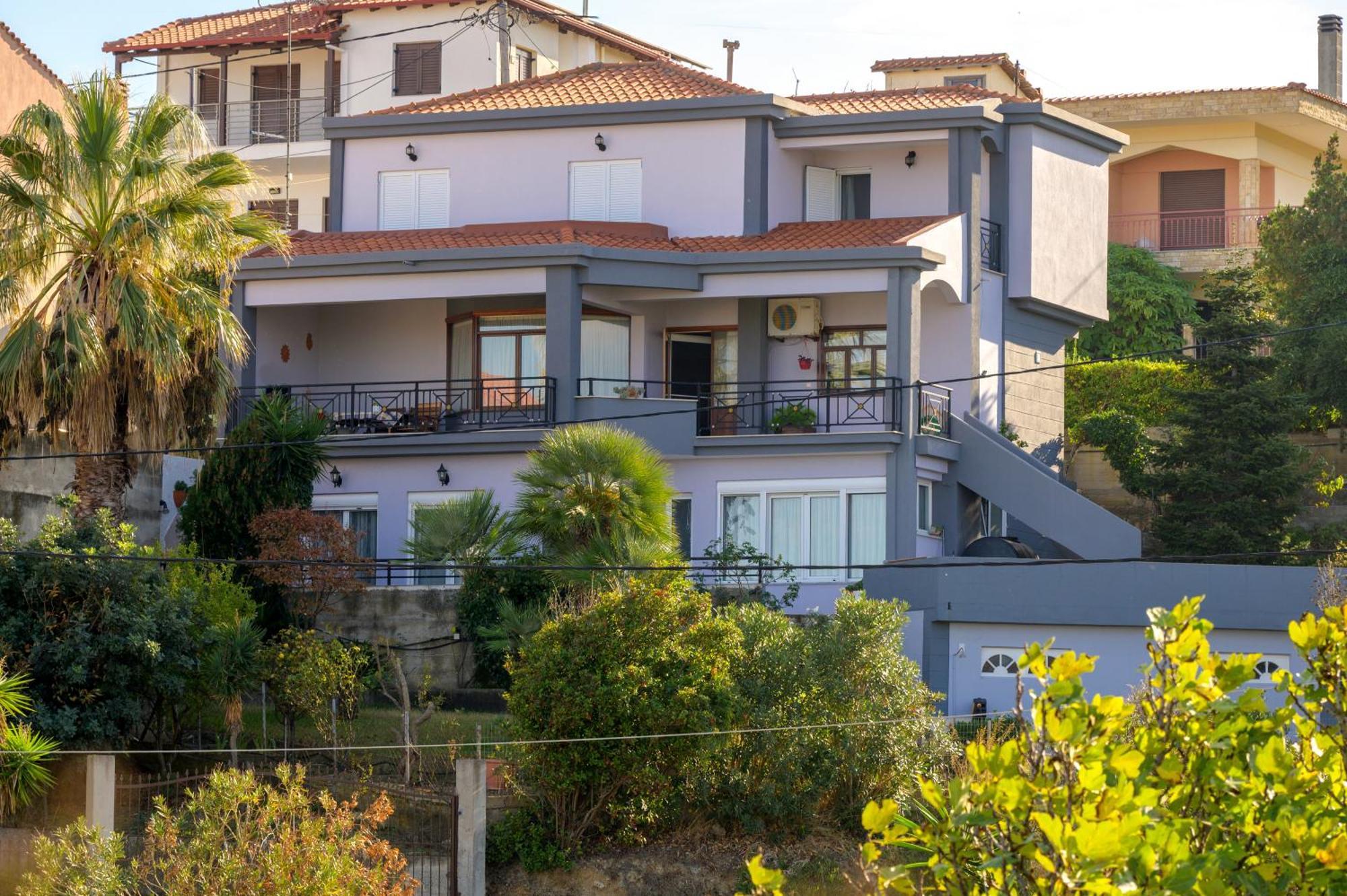 Michael'S Apartment'S Nea Roda Exterior photo